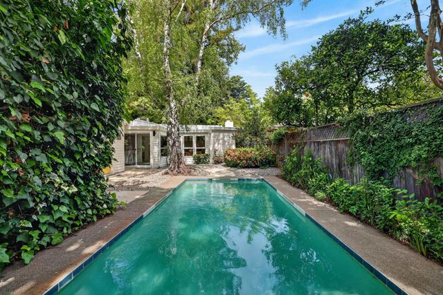 1422 Potrero Way, Sacramento, CA 95822