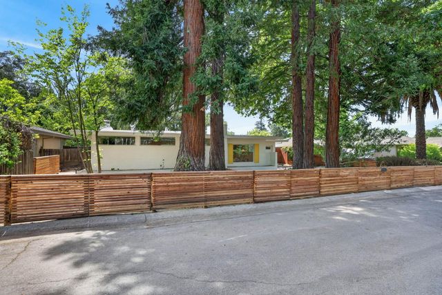 1422 Potrero Way, Sacramento, CA 95822