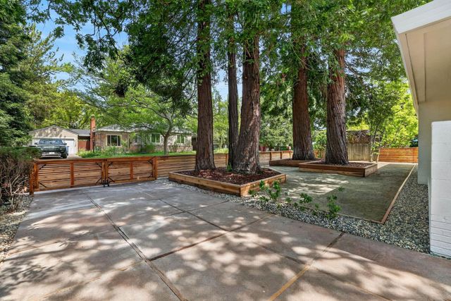 1422 Potrero Way, Sacramento, CA 95822