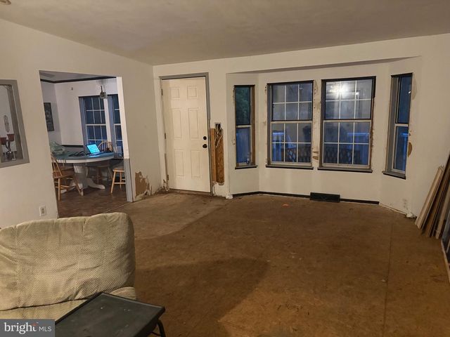 824 HAWKS BRIDGE RD, Salem, NJ 08079