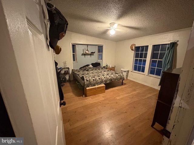 824 HAWKS BRIDGE RD, Salem, NJ 08079