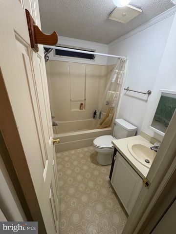 824 HAWKS BRIDGE RD, Salem, NJ 08079