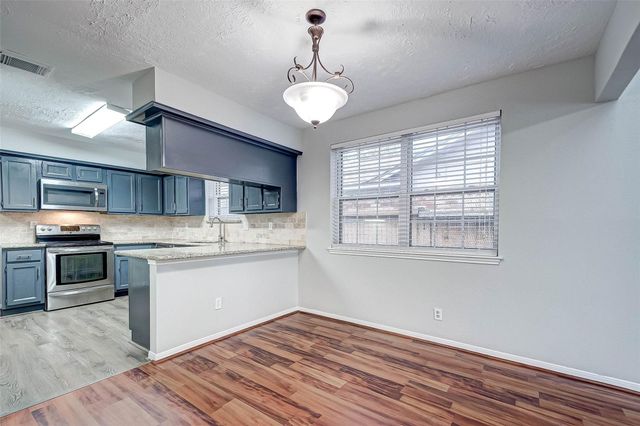 2723 Colony Dr, Sugar Land, TX 77479