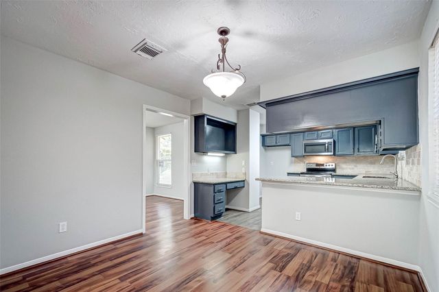 2723 Colony Dr, Sugar Land, TX 77479