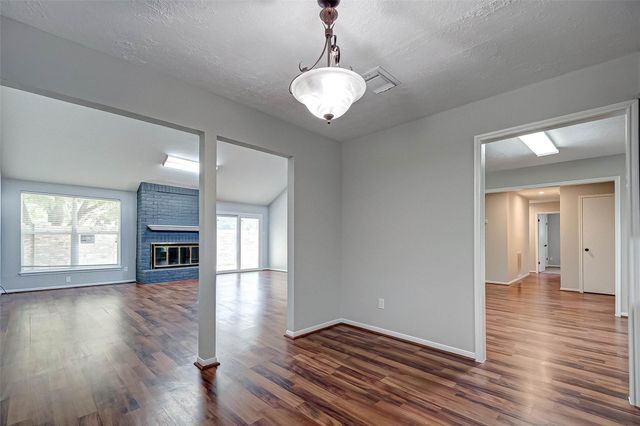2723 Colony Dr, Sugar Land, TX 77479