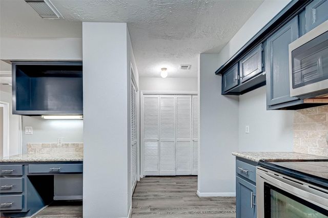 2723 Colony Dr, Sugar Land, TX 77479