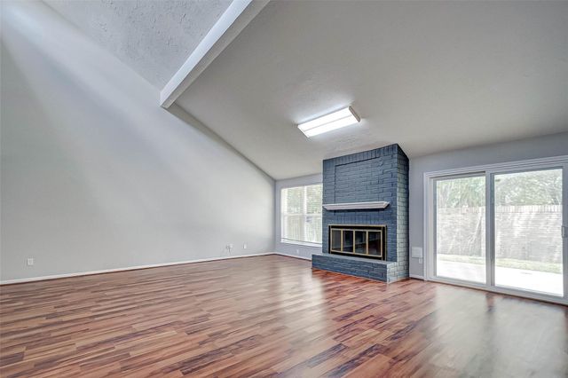 2723 Colony Dr, Sugar Land, TX 77479