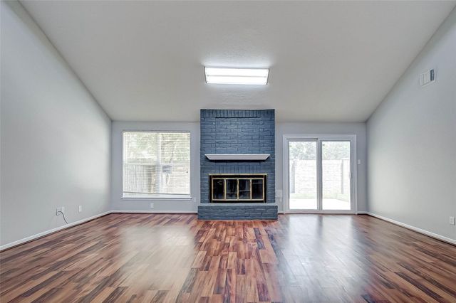 2723 Colony Dr, Sugar Land, TX 77479