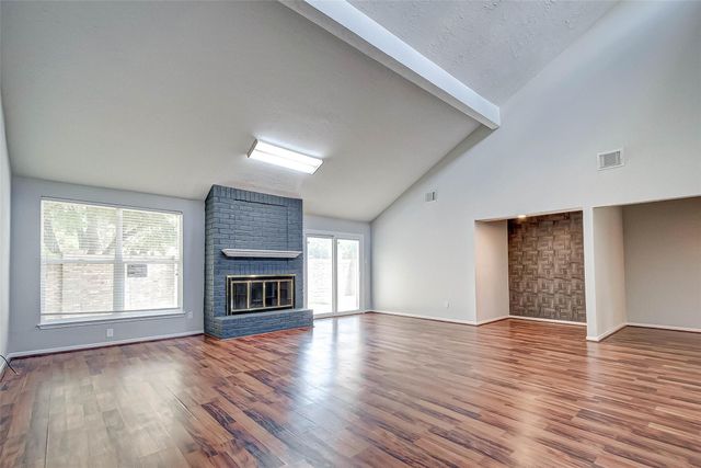 2723 Colony Dr, Sugar Land, TX 77479