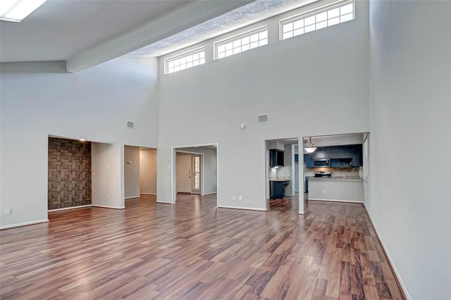 2723 Colony Dr, Sugar Land, TX 77479