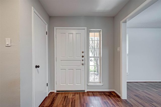 2723 Colony Dr, Sugar Land, TX 77479