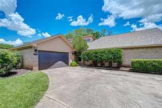 2723 Colony Dr, Sugar Land, TX 77479