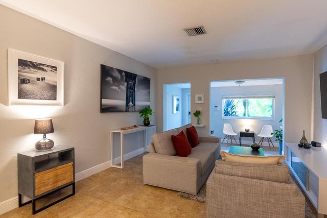 1401 NE 17th Way, Fort Lauderdale, FL 33304