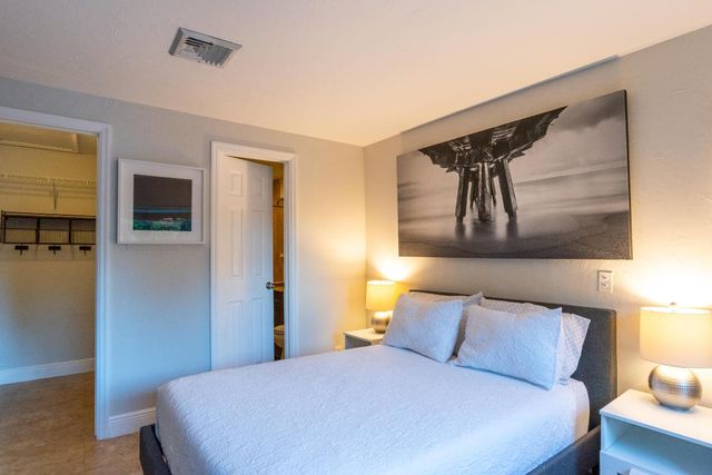 1401 NE 17th Way, Fort Lauderdale, FL 33304