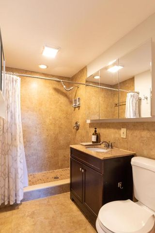 1401 NE 17th Way, Fort Lauderdale, FL 33304