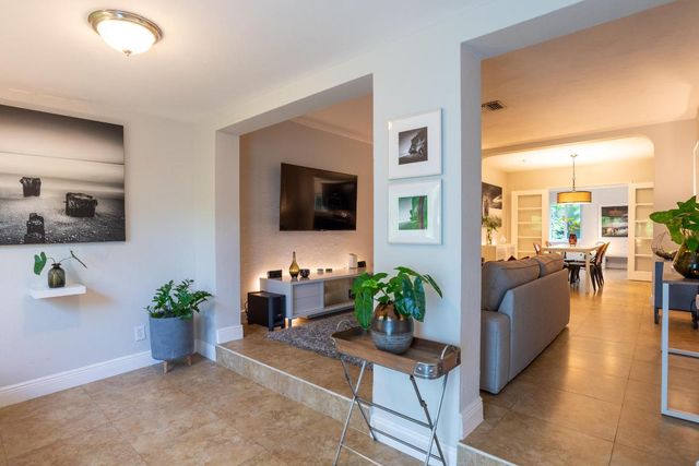 1401 NE 17th Way, Fort Lauderdale, FL 33304