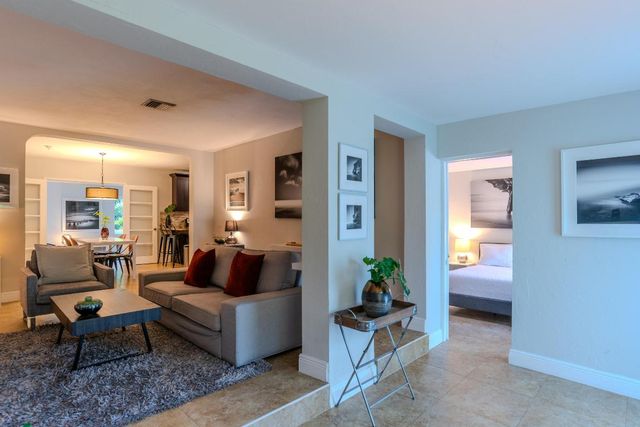 1401 NE 17th Way, Fort Lauderdale, FL 33304