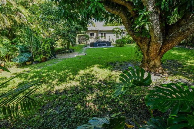 1401 NE 17th Way, Fort Lauderdale, FL 33304