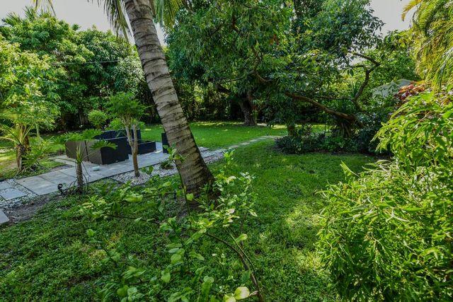 1401 NE 17th Way, Fort Lauderdale, FL 33304