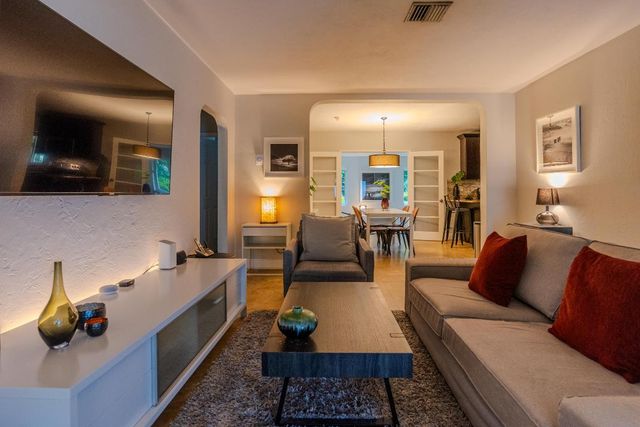 1401 NE 17th Way, Fort Lauderdale, FL 33304