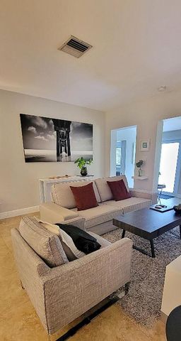 1401 NE 17th Way, Fort Lauderdale, FL 33304