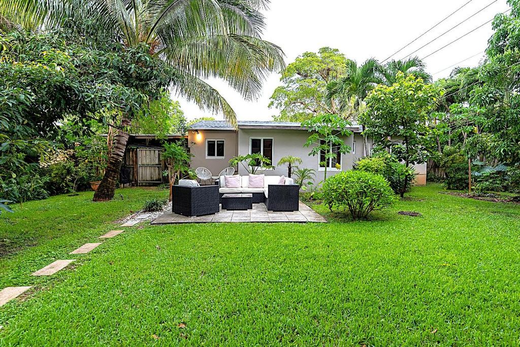 1401 NE 17th Way, Fort Lauderdale, FL 33304