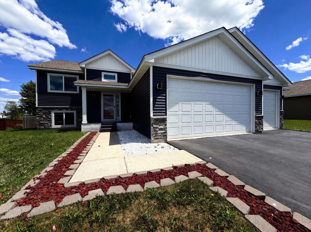 1207 Mulberry Avenue NE, Montgomery, MN 56069 — exterior