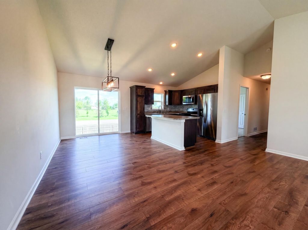 1207 Mulberry Avenue NE, Montgomery, MN 56069 — photo 2