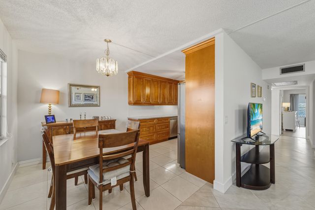 3063 Yarmouth D, Boca Raton, FL 33434