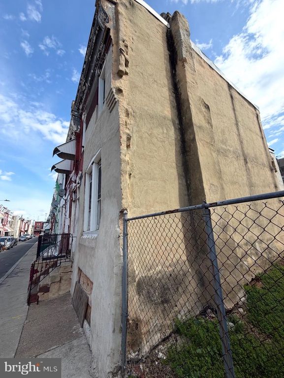 2615 N BANCROFT ST, PHILADELPHIA, PA 19132 — photo 2