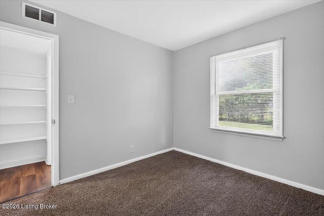 5200 Alba Way, Louisville, KY 40213