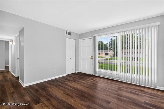5200 Alba Way, Louisville, KY 40213