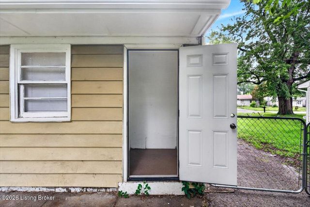 5200 Alba Way, Louisville, KY 40213