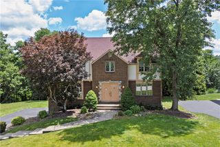 5848 Brian Dr, Bethel Park, PA 15102
