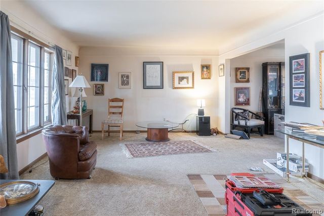 8362 Sunburst, Center Line, MI 48015