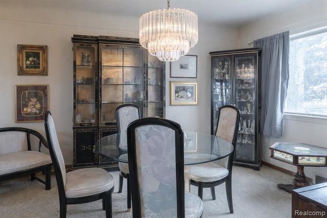 8362 Sunburst, Center Line, MI 48015