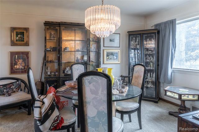 8362 Sunburst, Center Line, MI 48015