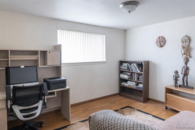 8362 Sunburst, Center Line, MI 48015