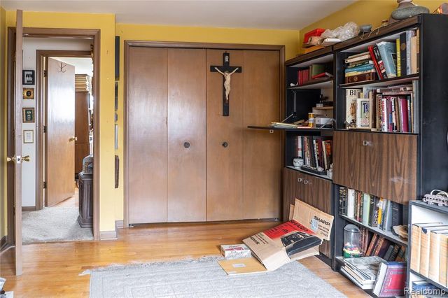 8362 Sunburst, Center Line, MI 48015