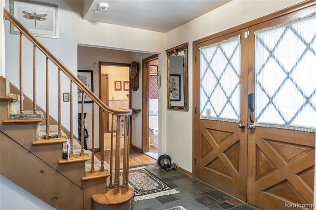 8362 Sunburst, Center Line, MI 48015