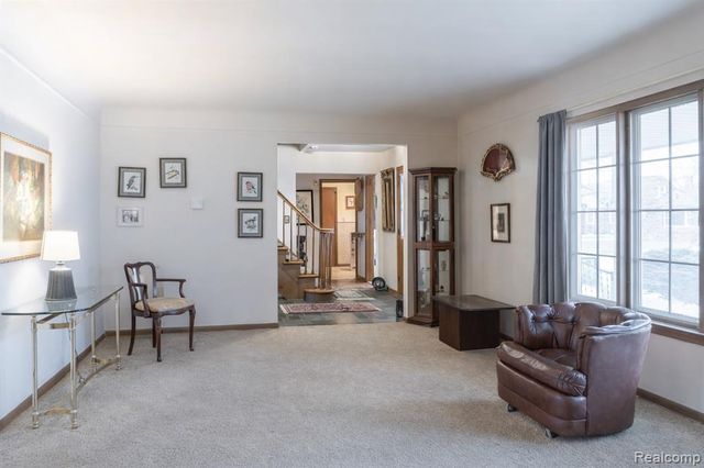 8362 Sunburst, Center Line, MI 48015