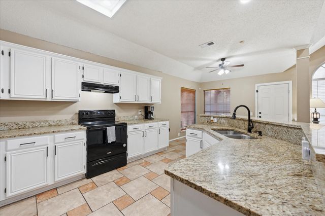 4426 Hanover Street, Grand Prairie, TX 75052