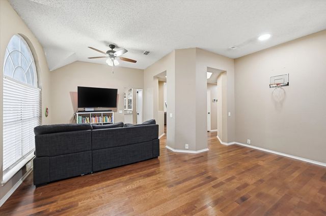 4426 Hanover Street, Grand Prairie, TX 75052