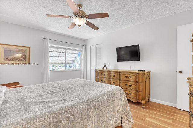 337 Pine Ridge Cir D-2, Green Acres, FL 33463