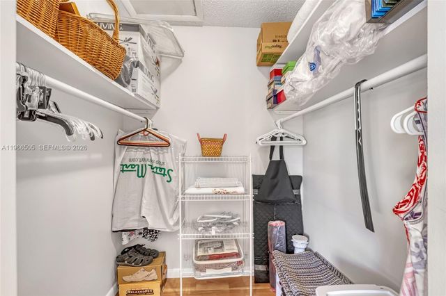 337 Pine Ridge Cir D-2, Green Acres, FL 33463