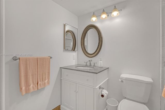 337 Pine Ridge Cir D-2, Green Acres, FL 33463