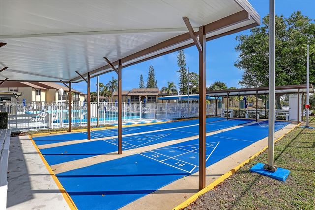 337 Pine Ridge Cir D-2, Green Acres, FL 33463