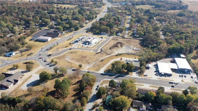 1009 S Happy Hollow Road, Fayetteville, AR 72701