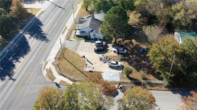 1009 S Happy Hollow Road, Fayetteville, AR 72701
