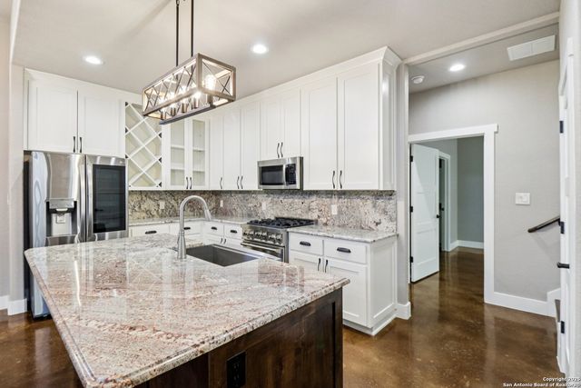 1704 Gruene Vineyard, New Braunfels, TX 78130